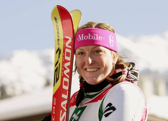Janica Kostelic (Kroatien) hat gut lachen Alpiner Skilauf WM Damen Weltmeisterschaft 2005, Ski Alpin, Skisport, Abfahrt, Einzelbild Santa Caterina Bormio