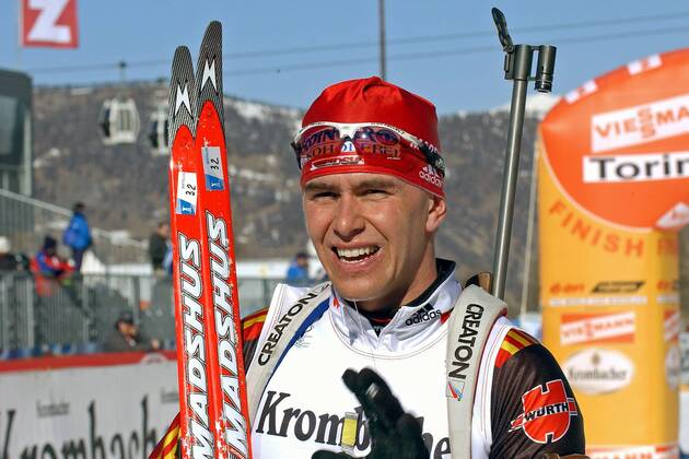 Sieger Michael Greis (Deutschland) zufrieden nach seinem Sieg Biathlon Herren Weltcup 2004 2005, Welt Cup, Worldcup, World, WC, 20km, 20 km, Kilometer, Vdig, Einzelbild Cesana San Sicario Freude,