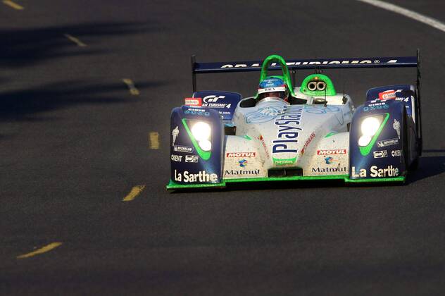 Der Pescarolo Judd von Sebastien Loeb, Eric Helary und Soheil Ayari (alle Frankreich) auf der Strecke Motorsport Herren 24 Stunden von Le Mans 2005, 24h, h, Stundenrennen, Rennen, Langstrecke, Langstreckenrennen Einzelbild pan9799 LeMans