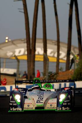 Der Pescarolo Judd von Sebastien Loeb, Eric Helary und Soheil Ayari (alle Frankreich) auf der Strecke Motorsport Herren 24 Stunden von Le Mans 2005, 24h, h, Stundenrennen, Rennen, Langstrecke, Langstreckenrennen Einzelbild pan9799 LeMans