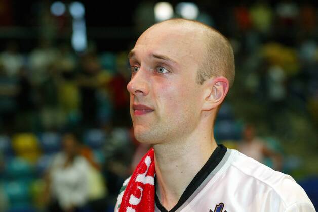 Pascal Roller (Frankfurt) nachdenklich Basketball 1. BL Herren BBL 2004 2005, Playoffs, Play Offs, Playoff, Off, Finale, Endspiel, Spiel 4 Porträt Frankfurt M. Nachdenklichkeit,