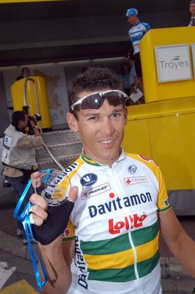 Robbie McEwen (Australien Davitamon Lotto) zeigt stolz seine Etappensieger Plakette - auch noch am Tag danach -  Radsport Herren Tour de France 2005, ProTour, Straßenradsport, Radsport, Rad, Straße Einzelbild 6. Etappe: Troyes - Nancy Freude,