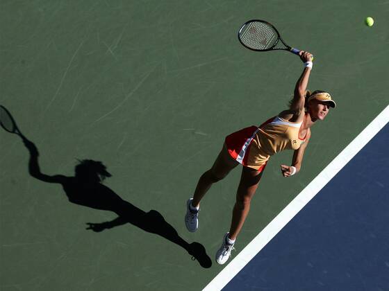 Elena Dementieva (Rußland) - Aufschlag Tennis Damen US Open 2005, Grand Slam, WTA Tour, Hartplatz, Hardcourt, Hartplatztennis, Hartplatzturnier Einzelbild Flushing Meadow, Meadows New York, Aufmacher Dynamik,