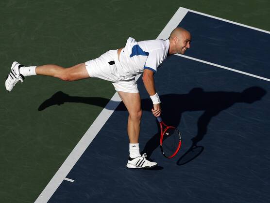 Andre Agassi (USA) - Aufschlag Tennis Herren US Open 2005, Grand Slam, ATP Tour, Hartplatz, Hardcourt, Hartplatztennis, Hartplatzturnier Einzelbild Flushing Meadow, Meadows New York Dynamik,
