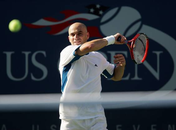 Andre Agassi (USA) - Vorhand Tennis Herren US Open 2005, Grand Slam, ATP Tour, Einzelbild Flushing Meadow, Meadows New York Dynamik,