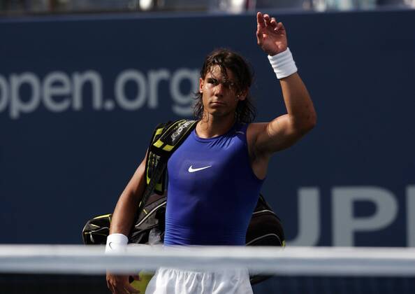 Rafael Nadal (Spanien) verabschiedet sich enttäuscht von seinen Anhängern Tennis Herren US Open 2005, Grand Slam, ATP Tour, Einzelbild Flushing Meadow, Meadows New York Enttäuschung,