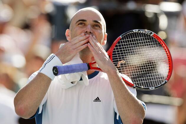 Andre Agassi (USA) verteilt Kußhände an seine Anhänger Tennis Herren US Open 2005, Grand Slam, ATP Tour Einzelbild Flushing Meadow, Meadows New York, NY, N.Y., N Y Freude,