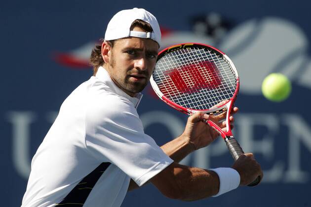 Nicolas Kiefer (Deutschland) - Rückhand Tennis Herren US Open 2005, Grand Slam, ATP Tour, Einzelbild Flushing Meadow, Meadows New York