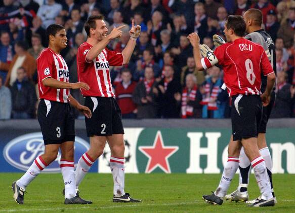 Schlussjubel Eindhoven, v.li.: Michael Lamey, Andre Ooijer, Philip Cocu, Heurelho Gomes Fußball EC 1 Herren Champions League 2005 2006, PSV Eindhoven Gruppe Eindhoven Freude,