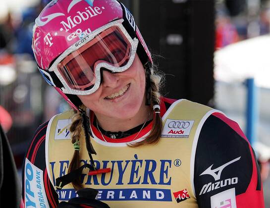 Janica Kostelic (Kroatien) gut gelaunt Alpiner Skilauf Damen Weltcup 2005 2006, Welt Cup, Worldcup, World, WC, Ski Alpin, Skisport, Super G, Porträt St. Moritz Freude,