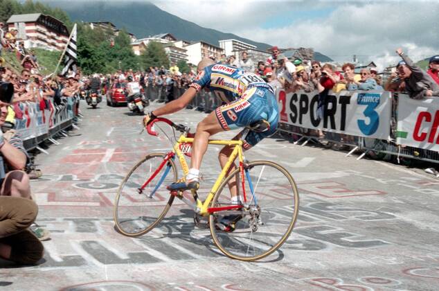 Marco Pantani (Italien Mercatone Uno) -  Radsport Herren Tour de France 1997, Straßenradsport, Straße, Rad, Vneg Einzelbild 13. Etappe: St. Etienne - L Alpe d Huez, dHuez