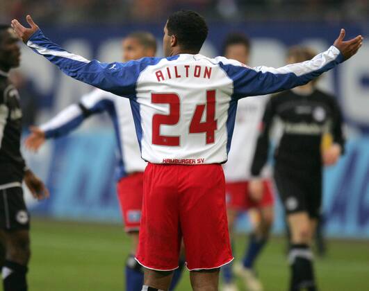 Ailton (HSV) ratlos Fußball 1. BL Herren Saison 2005 2006, Hamburger SV Einzelbild Hamburg