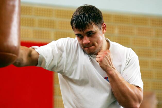 Denis Boytsov (Rußland) trainiert am Sandsack Boxen Herren Boxen 2006, Boxsport, Profiboxen, Training, Schwergewicht Einzelbild Hamburg