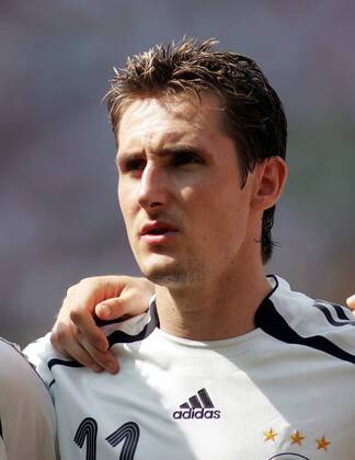 Miroslav Klose (Deutschland) - Nationalhymne Fußball WM Herren WM 2006, Länderspiel, Nationalteam, Gruppe A, Vdig Porträt Berlin Fußball WM Herren WM 2006, Länderspiel, Nationalteam, Gruppe A, Vdig Porträt Berlin
