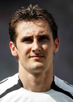Miroslav Klose (Deutschland) - Nationalhymne -  Fußball WM Herren WM 2006, Länderspiel, Nationalteam, Gruppe A Porträt Berlin Fußball WM Herren WM 2006, Länderspiel, Nationalteam, Gruppe A Porträt Berlin
