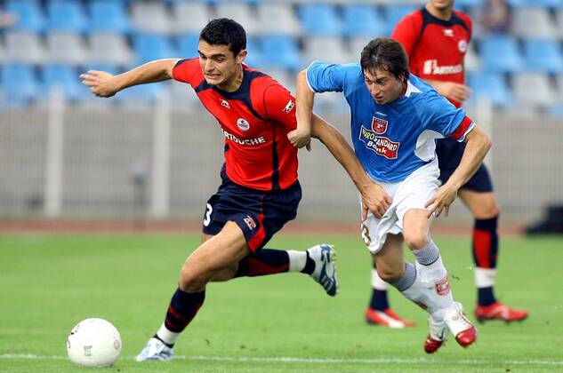 Nicolas Fauvergue (Lille, li.) gegen Stojance Ignatov (Rabotnicki Kometal Skopje) -  (pan15527) Fußball EC 1 Herren Champions League Qualifikation 2006 2007, OSC Lille - Rabotnicki Kometal Skopje 3:0 Gruppe Lille Dynamik, Fußball EC 1 Herren Champions League Qualifikation 2006 2007, OSC Lille - Rabotnicki Kometal Skopje 3:0 Gruppe Lille Dynamik,  