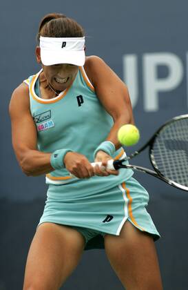Ai Sugiyama (Japan) - Rückhand -  (nyp2006082838) Tennis Damen US Open 2006, WTA Tour, Grand Slam Einzelbild New York Dynamik, Tennis Damen US Open 2006, WTA Tour, Grand Slam Einzelbild New York Dynamik,