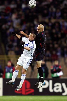 Cris (Lyon, re.) gegen Serhiy Rebrov (Kiew) - (pan16763) Fußball EC 1 Herren Champions League 2006 2007, Dynamo Kiew - Olympique Lyonnais 0:3, OL, Dinamo Gruppe Kiew Dynamik, Höhe, Fußball EC 1 Herren Champions League 2006 2007, Dynamo Kiew - Olympique Lyonnais 0:3, OL, Dinamo Gruppe Kiew Dynamik, Höhe,