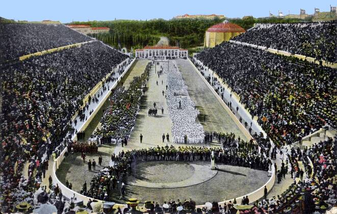 Das ausverkaufte Panathinaikos Stadion in Athen während der Eröffnungsfeier der ersten neuzeitlichen Sommerspiele 1896 -  Leichtathletik OS Sommer Herren Olympische Spiele 1896, Sommerspiele, Eröffnung, Eröffnungsfeier, Feier, Zeremonie, Vneg Totale Panathinaikon Panathinaiko Kallimarmaron Athen Leichtathletik OS Sommer Herren Olympische Spiele 1896, Sommerspiele, Eröffnung, Eröffnungsfeier, Feier, Zeremonie, Vneg Totale Panathinaikon Panathinaiko Kallimarmaron Athen