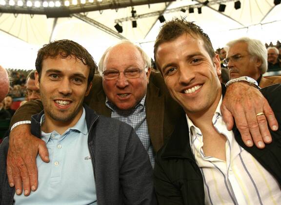 HSV Legende Uwe Seeler (Deutschland, Mitte), Rafael van der Vaart (re.) und Joris Mathijsen (beide Niederlande HSV) zu Gast bei den Masters Series 2007 am Hamburger Rothenbaum Tennis Herren Masters Series Hamburg 2007, ATP Tour, Hamburger SV, Fußball Gruppe Am Hamburger Rothenbaum Hamburg Tennis Herren Masters Series Hamburg 2007, ATP Tour, Hamburger SV, Fußball Gruppe Am Hamburger Rothenbaum Hamburg