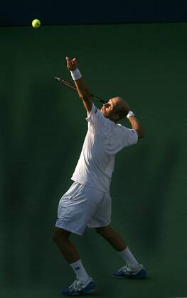 Nikolay Davydenko (Russland) - Aufschlag -  (NYP20070905110) Tennis Herren US Open 2007, Grand Slam, ATP Tour Einzelbild Flushing Meadow New York, NY, N Y Tennis Herren US Open 2007, Grand Slam, ATP Tour Einzelbild Flushing Meadow New York, NY, N Y