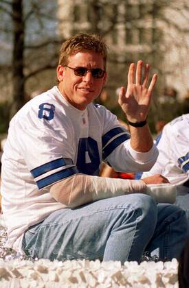 Quarterback Troy Aikman (Dallas Cowboys) -  (DAL96020702) American Football Herren NFL 1996, Einzelbild Dallas Freude, American Football Herren NFL 1996, Einzelbild Dallas Freude,
