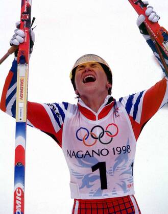 OLYMPIC LEGENDS: Larissa Lasutina Larissa Lazutina (Russland) - Olympiasiegerin 1998 in Nagano über 10 km Verfolgung - (OLY98021205) Nordischer Skilauf OS Winter Damen Olympische Spiele Nagano 1998, Winterspiele, Ski Nordisch, Skisport, Skilanglauf, Langlauf Einzelbild Nagano Freude, Begeisterung, Nordischer Skilauf OS Winter Damen Olympische Spiele Nagano 1998, Winterspiele, Ski Nordisch, Skisport, Skilanglauf, Langlauf Einzelbild Nagano Freude, Begeisterung,