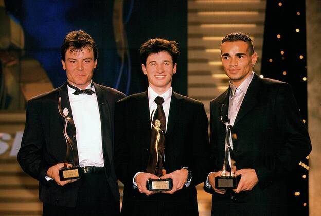 Martin Schmitt (Mitte) ist Deutschlands Sportler des Jahres 1999, Charles Friedek (re.) wird vor Sven Fischer (alle Deutschland) Zweiter Skispringen Herren Wahl zum Sportler des Jahres 1999, Sportlerwahl, Gala, Sportgala, Ski nordisch, nordischer Skisport Gruppe Baden Baden Freude, Skispringen Herren Wahl zum Sportler des Jahres 1999, Sportlerwahl, Gala, Sportgala, Ski nordisch, nordischer Skisport Gruppe Baden Baden Freude,