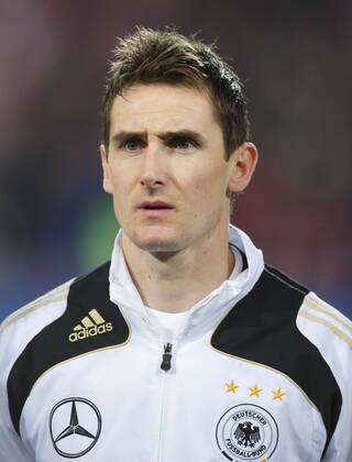 Miroslav Klose (Deutschland) - Nationalhymne Fußball Länderspiel Herren Freundschaftsspiel 2008, Test, Testspiel, Nationalmannschaft Porträt Basel Fußball Länderspiel Herren Freundschaftsspiel 2008, Test, Testspiel, Nationalmannschaft Porträt Basel
