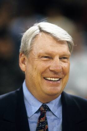 Trainer Don Nelson (Golden State Warriors) gut gelaunt Basketball Herren NBA Europe Tour 1994, USA Porträt Paris Bercy Freude,