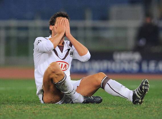Marouane Chamakh (Bordeaux) verzweifelt -  Fußball EC 1 Herren Champions League 2008 2009, Girondins de Bordeaux Einzelbild Rom Enttäuschung, Verzweiflung,