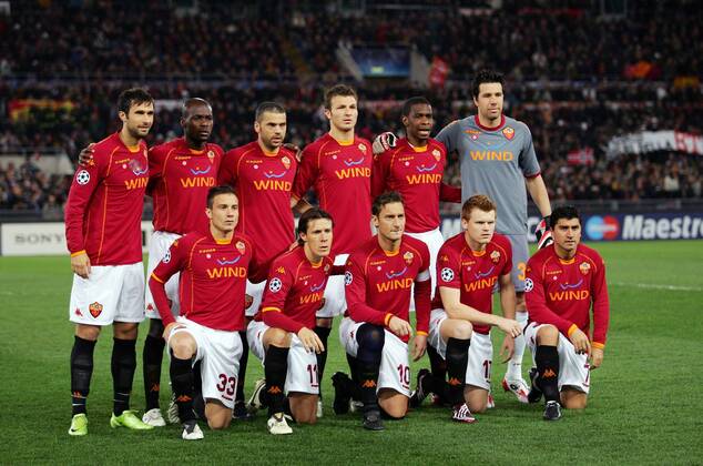 Mannschaftsbild AS Rom, hi.v.li.: Mirko Vucinic, Souleymane Diamoutene, Max Tonetto, Marco Motta, Juan, Torwart Doni; vorn: Matteo Brighi, Rodrigo Taddei, Francesco Totti, John Arne Riise und David Pizarro -  (pan30549) Fußball EC 1 Herren Champions League 2008 2009, AS Roma Totale Rom