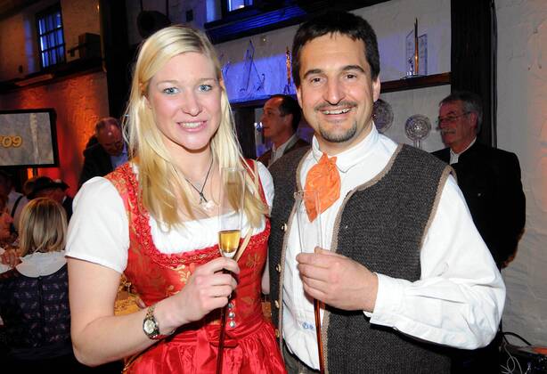 Amelie Kober und Georg Hackl (beide Deutschland) anlässlich der Winterstars 2009 Rennrodeln Herren Winterstar 2009, o0 Gala, Sportgala Gruppe Bodenmais