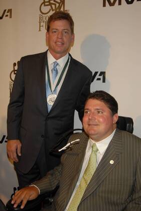 06 October 2009: New York, New York,USA TROY AIKMAN (L) and MARC BUONICONTI at the 2009 Great Sports Legends Dinner at th Waldorf Astoria in NYC. Icon1450910067849 o00 American Football EDITORIAL USE ONLY