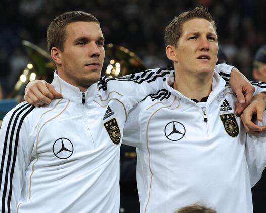 18.11.2009, Fussball Länderspiel, Testspiel, DEUTSCHLAND - ELFENBEINKÜSTE 2-2, v.li. Lukas Podolski (Deutschland), Bastian Schweinsteiger (Deutschland)