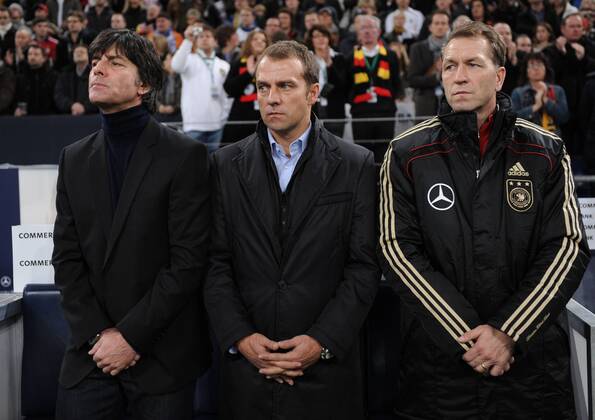 18.11.2009, Fussball Länderspiel, Testspiel, DEUTSCHLAND - ELFENBEINKÜSTE 2-2, v.li. Bundestrainer Joachim Löw (Deutschland), Assistenztrainer Hans Dieter Flick (Deutschland) und Torwarttrainer Andreas Köpke (Deutschland) Hansi