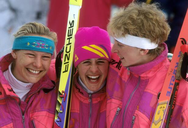 Deutsche Damenstaffel, Zweitplatzierte bei den Winterspielen 1992, v.li.: Antje Misersky, Uschi Disl und Petra Schaaf Biathlon OS Winter Damen Olympische Spiele Albertville 1992, Winterspiele, 3x7,5km Staffel Gruppe Les Saisies Freude, Kameradschaft,
