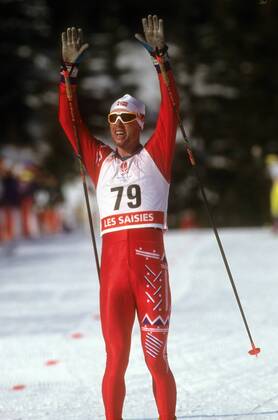 Björn Dählie (Norwegen) jubelt, er ist Olympiasieger über die 50km der Olympischen Spiele Albertville 1992 Nordischer Skilauf OS Winter Herren Olympische Spiele Albertville 1992, Winterspiele, Ski Nordisch, Skisport, Langlauf Einzelbild Les Saisies Freude, Begeisterung,