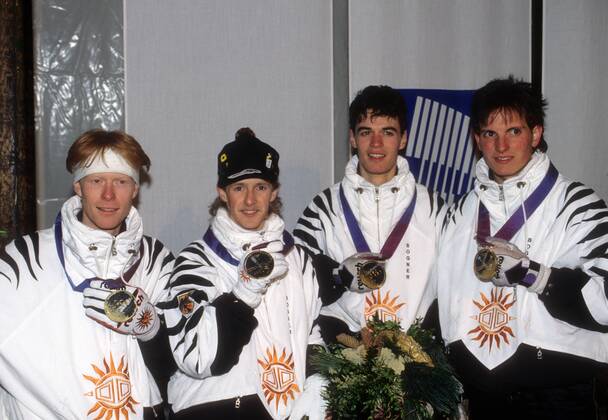 Team Deutschland, Olympiasieger 1994 in Lillehammer, v. li.: Dieter Thoma, Jens Weißflog, Hansjörg Jäkle und Christof Duffner Skispringen OS Winter Herren Olympische Spiele 1994, Winterspiele, Ski Nordisch, Skisport, Teamwertung, Teamwettbewerb Gruppe Lillehammer Freude,