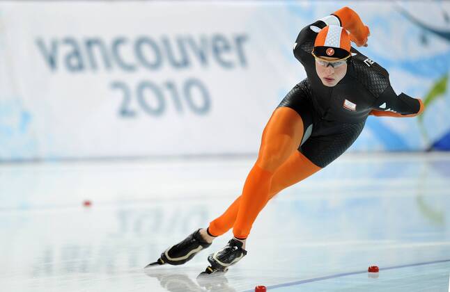 VANCOUVER, Feb. 13, 2010 - Sven Kramer of the Netherlands competes for men s 5000m final of speed skating at the 2010 Winter Olympic Games in Vancouver, Canada, Feb. 13, 2010.  o00 Schriftzug