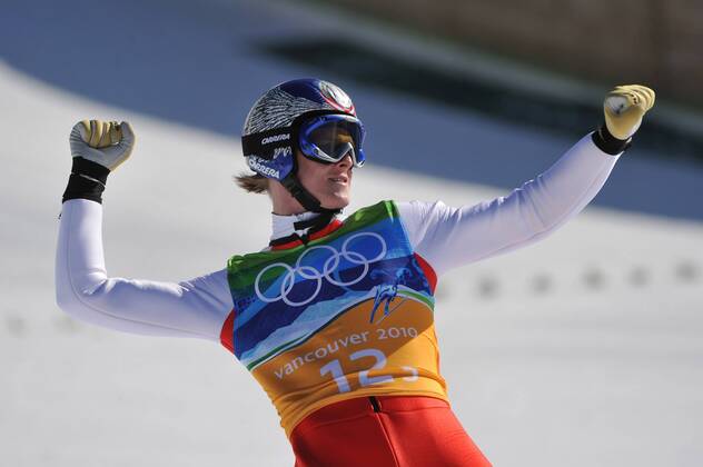 Austria s Thomas Morgenstern celebrates as he lands his final jump in the Men s Team Ski Jump during the 2010 Vancouver Winter Olympics in Whistler, Canada on February 22, 2010.  OLY20100222716 o0 Jubel, Freude