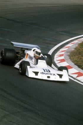 Alan Jones (Australien Surtees Ford) in seinem Boliden -  Motorsport Grand Prix Herren Großer Preis von Österreich 1976, Formel 1 WM, F1, F, GP Einzelbild Zeltweg