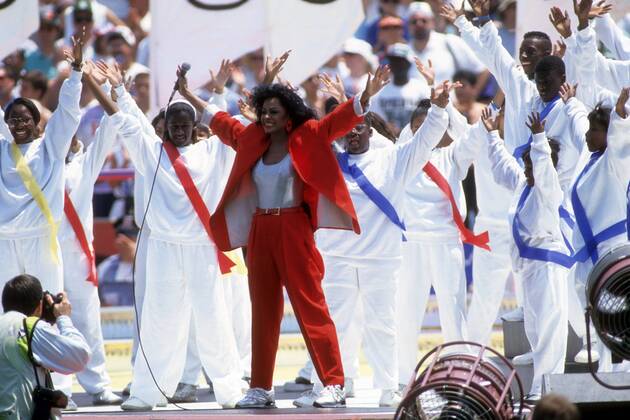 Sängerin Diana Ross (USA) während ihres Auftritts im Rahmen der Eröffnungsfeier der WM 1994 Fußball WM Herren WM 1994, Eröffnung, Feier, Eröffnungsfeier, Zeremonie Gruppe Chicago