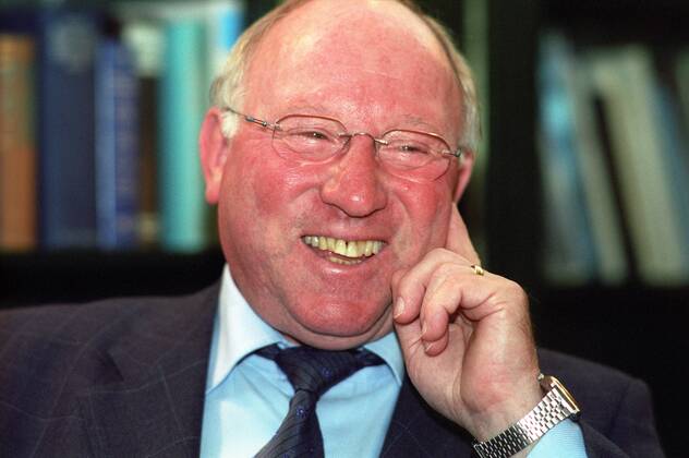 Uwe Seeler (Deutschland) im Gespräch - DEUTSCHSPRACHIGE SPORTZEITSCHRIFTEN UND -ZEITUNGEN NUR NACH RÜCKSPRACHE Fußball Herren 2001, Gespräch, Interview, Pressetermin Porträt Freude,