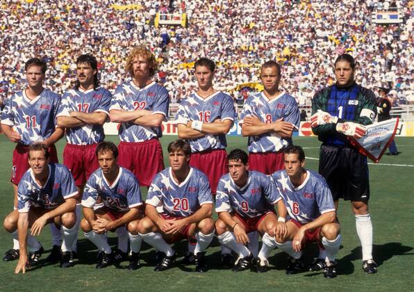 Mannschaftsfoto USA, hi.v.li.: Eric Wynalda, Marcelo Balboa, Alexi Lalas, Michael Sorber, Earnie Stewart, Torwart Tony Meola, vorn: Thomas Dooley, Fernando Clavijo, Paul Caligiuri, Tab Ramos, John Harkes Fußball WM Herren WM 1994, Länderspiel, Nationalteam, Nationaltrikot Totale Los Angeles, LA, L.A.
