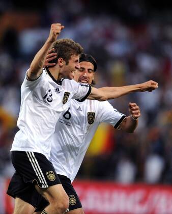 Thomas Müller (L) of Germany celebrates a goal with teammate Sami Khedira during the match between England and Germany at the 2010 FIFA World Cup at Free State stadium in Bloemfontein on June 27, 2010. Germany won 4-1 and is qualified for the quarterfinals.  o0 Freude