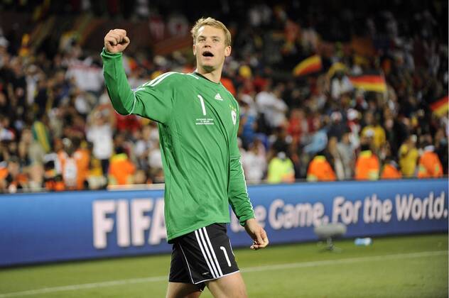 Schlussjubel Deutschland mit Manuel NEUER (Torwart GER) - Achtelfinale, Fussball Weltmeisterschaft 2010 o0 Jubel Freude Einzelbild