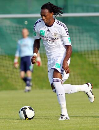 FUSSBALL - Anderlecht vs Cluj, Testspiel EUGENDORF, 07.JUL.10 - FUSSBALL - RSC Anderlecht vs CFR Cluj, Vorbereitungsspiel. Bild zeigt Kanu (Anderlecht).