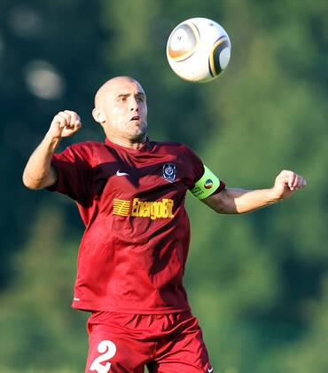 FUSSBALL - Anderlecht vs Cluj, Testspiel EUGENDORF, 07.JUL.10 - FUSSBALL - RSC Anderlecht vs CFR Cluj, Vorbereitungsspiel. Bild zeigt Antony da Silva (Cluj).