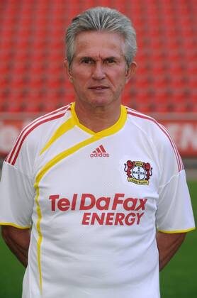 Fussball, Fototermin zur Bundesliga-Saison 2010 2011: Bayer Leverkusen: Cheftrainer Jupp Heynckes. o0 Trainer